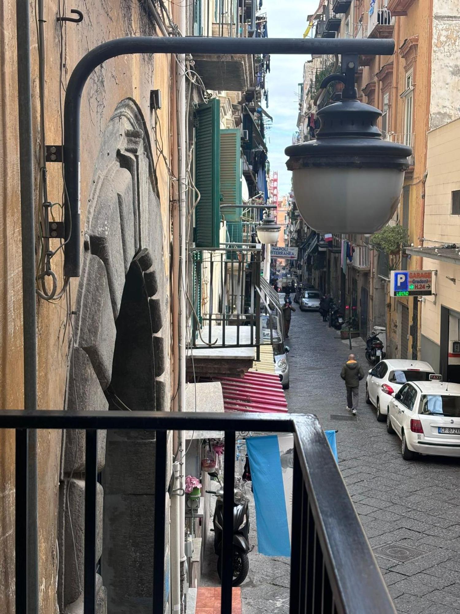 Ai 13 Gradoni Di Chiaia Bed & Breakfast Naples Luaran gambar