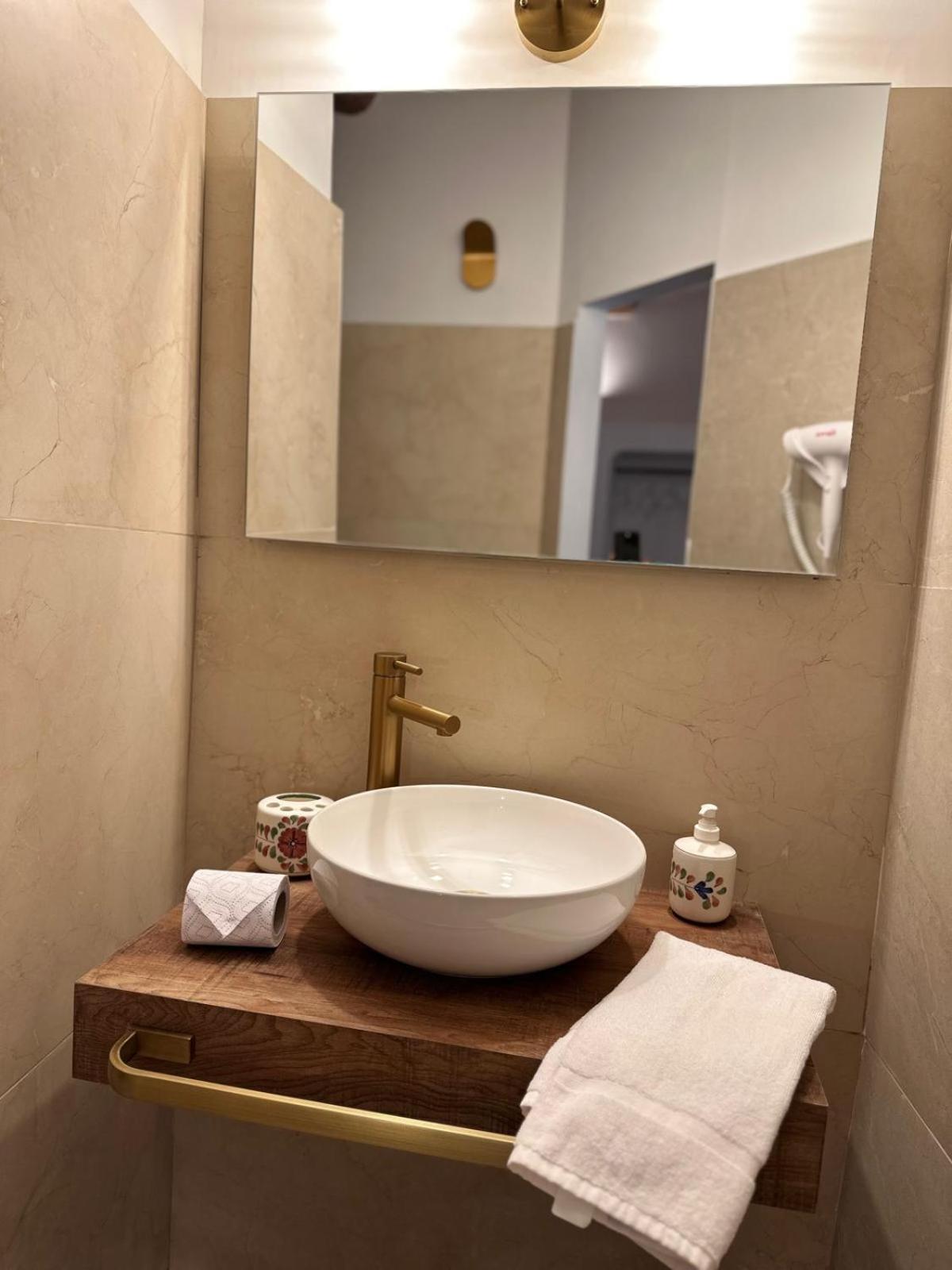 Ai 13 Gradoni Di Chiaia Bed & Breakfast Naples Luaran gambar
