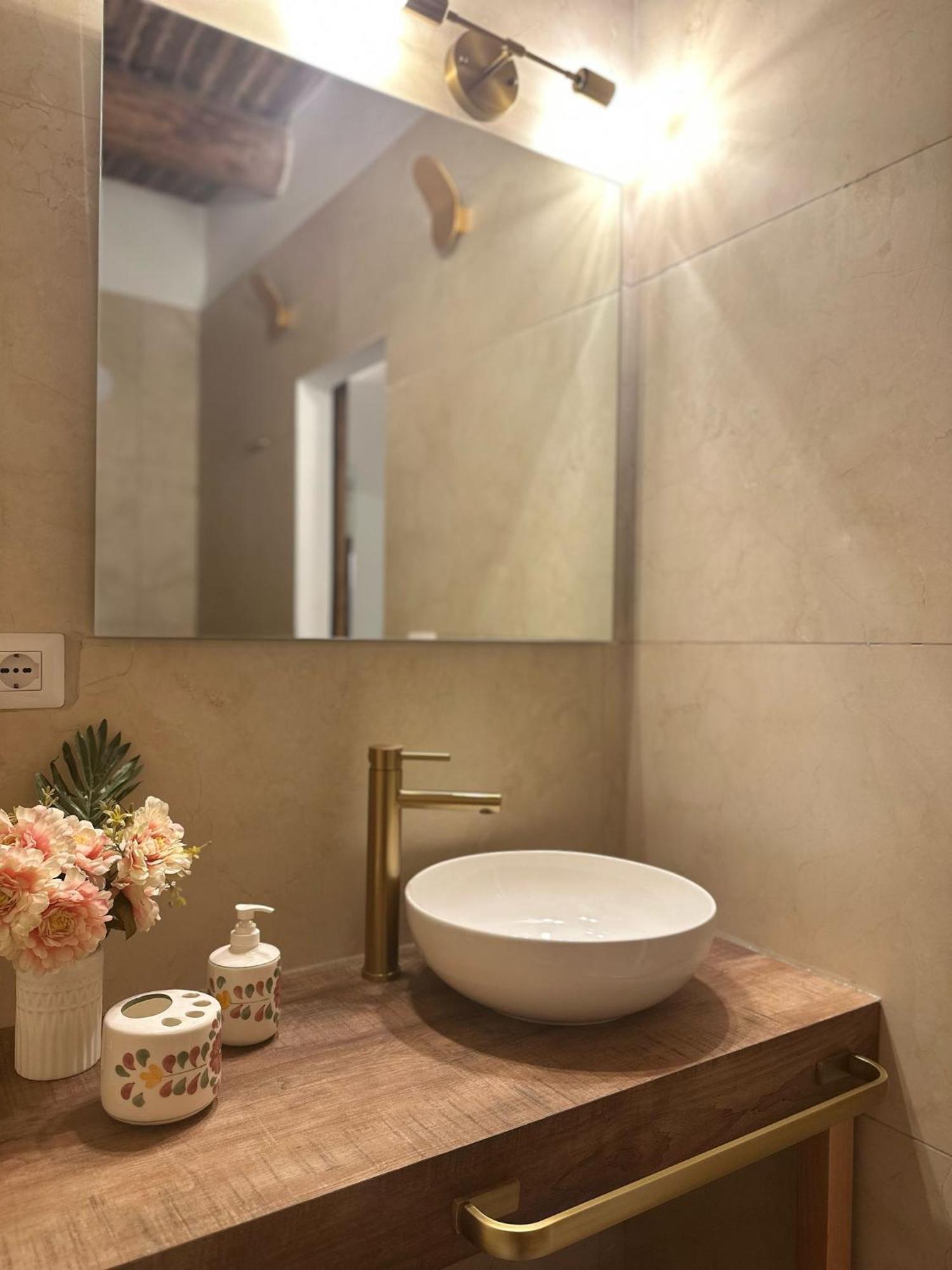 Ai 13 Gradoni Di Chiaia Bed & Breakfast Naples Luaran gambar